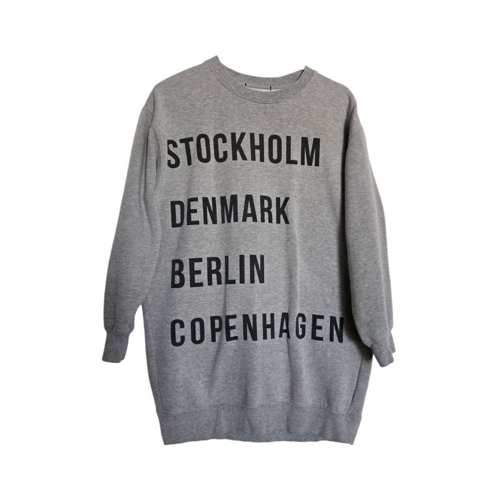 Forever 21 Gray Graphic City Sweatshirt Crewneck Long Sleeve Pullover